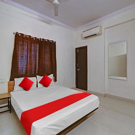 Hotel O Svr Silver Key Lingampalli Bagian luar foto