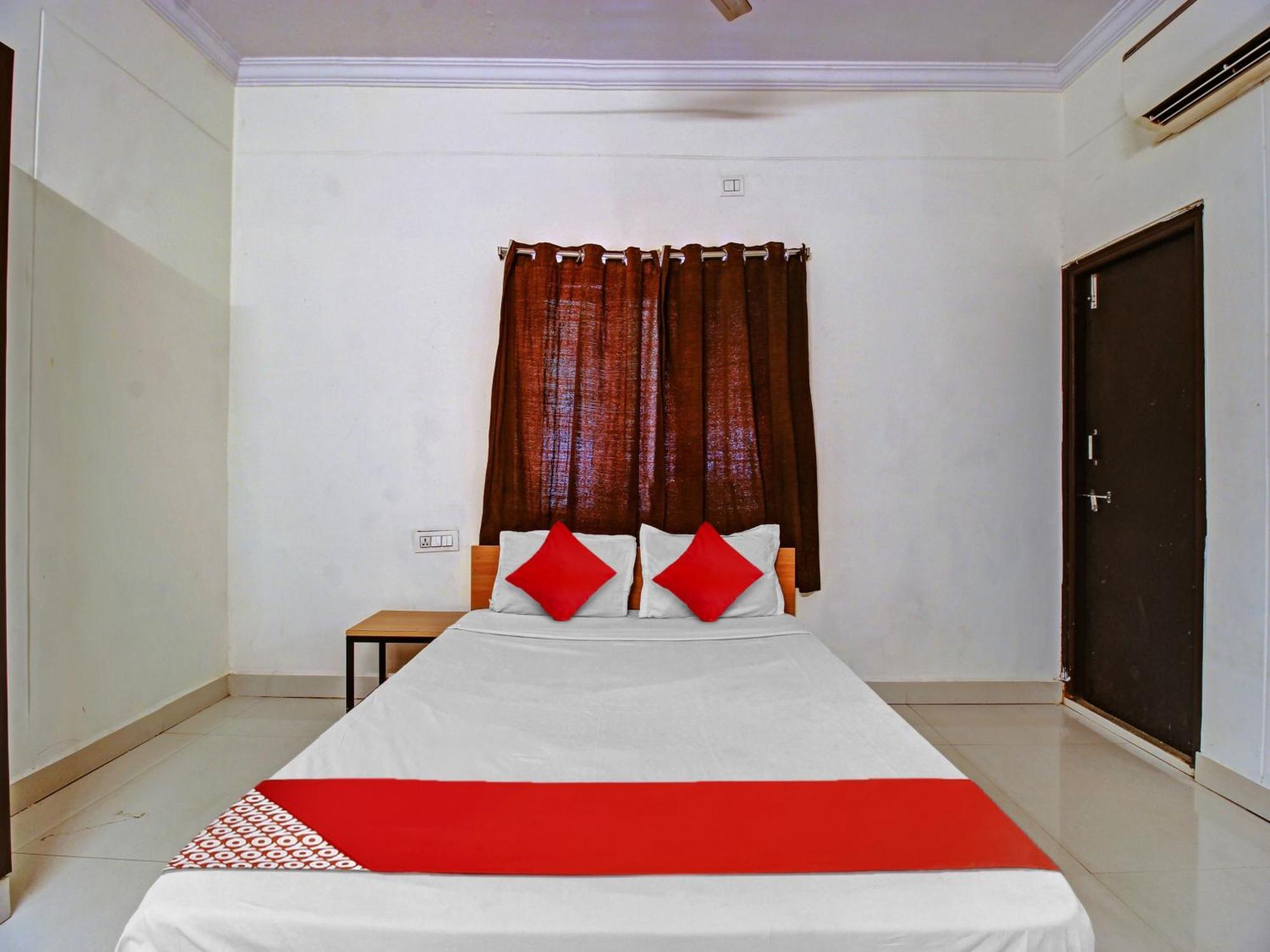 Hotel O Svr Silver Key Lingampalli Bagian luar foto