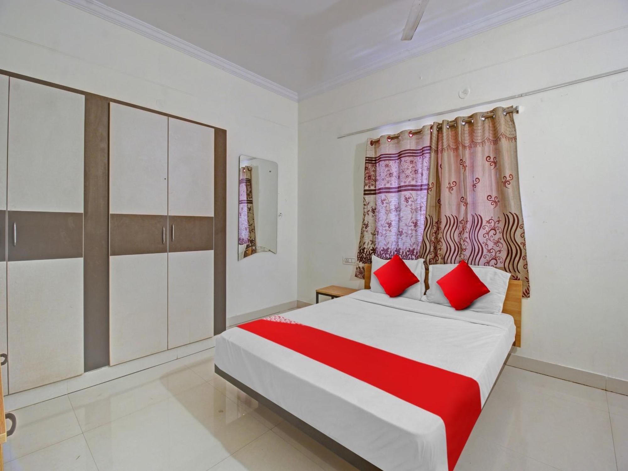 Hotel O Svr Silver Key Lingampalli Bagian luar foto