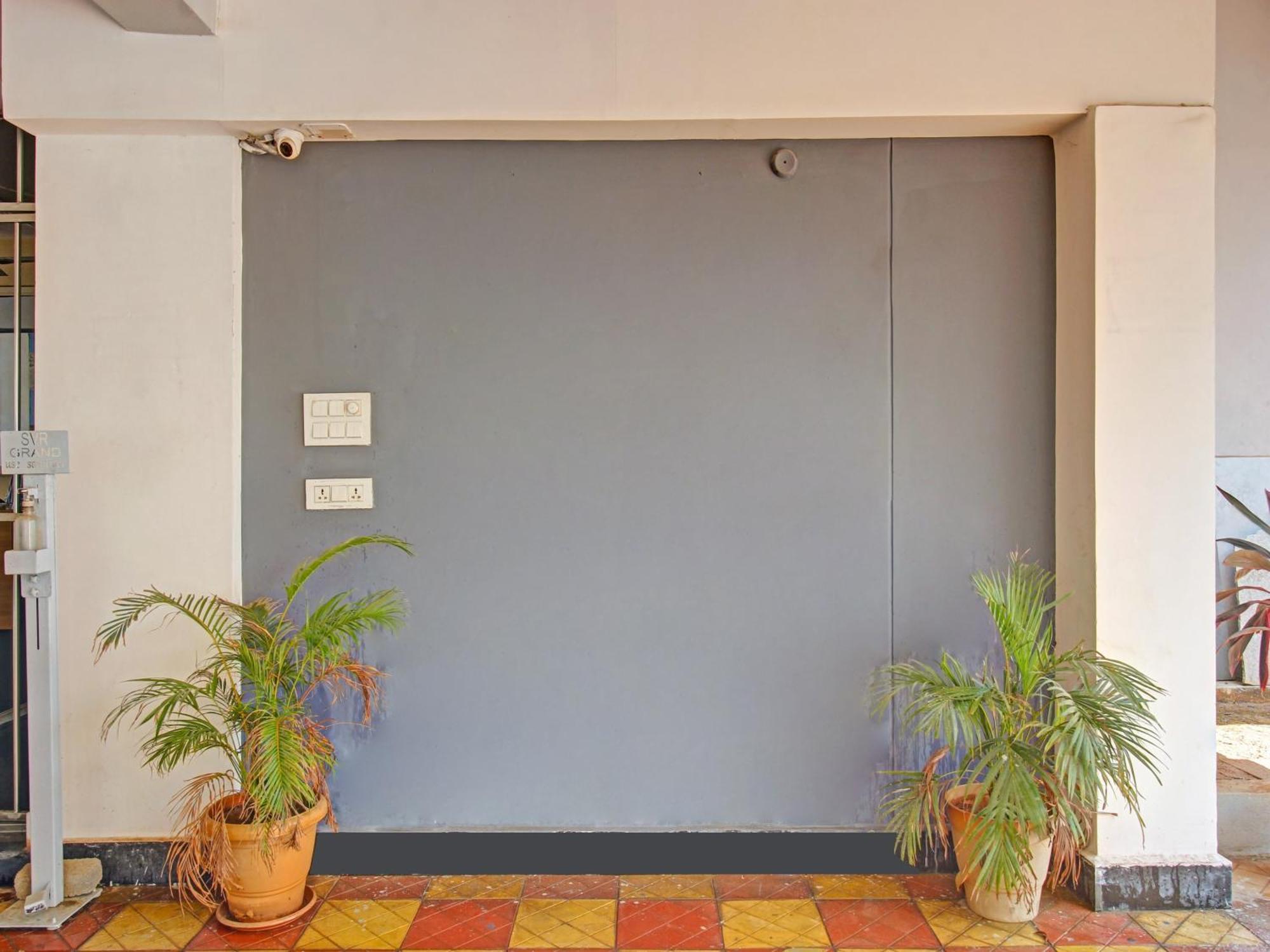 Hotel O Svr Silver Key Lingampalli Bagian luar foto