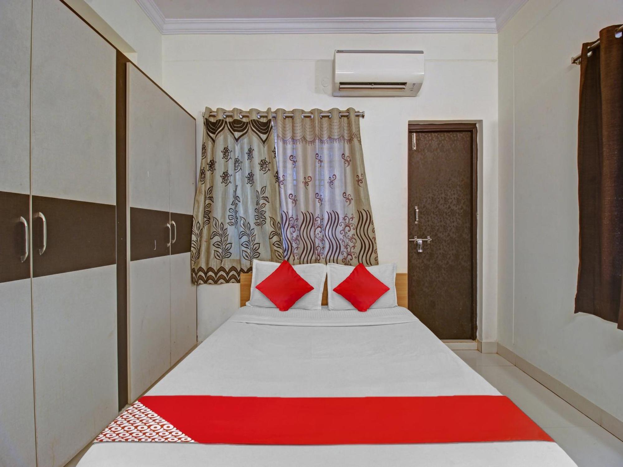 Hotel O Svr Silver Key Lingampalli Bagian luar foto